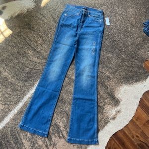 Gap Flare Jeans. Size 6 Long (28T). New with Tags!